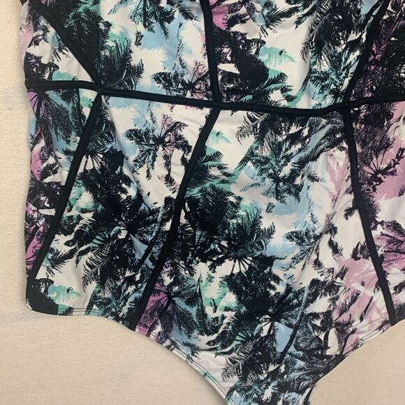 Torrid size 6 one piece swim suit floral black dd/f plus 6x - Picture 7 of 11